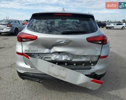 Серый Хендай Туксон, объемом двигателя 0 л и пробегом 92 тыс. км за 5300 $, фото 5 на Automoto.ua