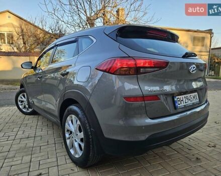Серый Хендай Туксон, объемом двигателя 2 л и пробегом 21 тыс. км за 22500 $, фото 11 на Automoto.ua