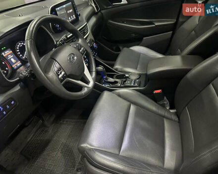 Серый Хендай Туксон, объемом двигателя 2 л и пробегом 28 тыс. км за 30200 $, фото 10 на Automoto.ua