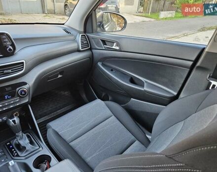 Серый Хендай Туксон, объемом двигателя 2 л и пробегом 21 тыс. км за 22500 $, фото 28 на Automoto.ua