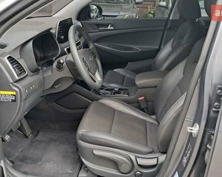 Серый Хендай Туксон, объемом двигателя 2 л и пробегом 135 тыс. км за 24500 $, фото 14 на Automoto.ua