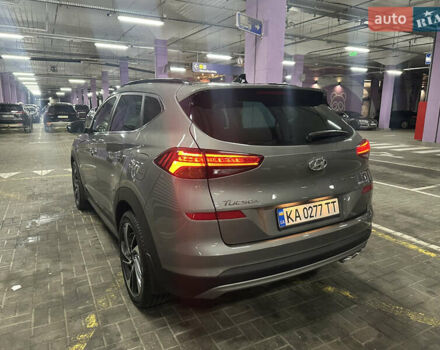 Серый Хендай Туксон, объемом двигателя 2 л и пробегом 28 тыс. км за 30200 $, фото 4 на Automoto.ua