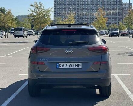 Сірий Хендай Туксон, об'ємом двигуна 2 л та пробігом 81 тис. км за 22000 $, фото 4 на Automoto.ua
