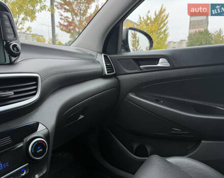 Серый Хендай Туксон, объемом двигателя 2 л и пробегом 28 тыс. км за 32800 $, фото 45 на Automoto.ua