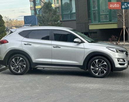 Сірий Хендай Туксон, об'ємом двигуна 2 л та пробігом 176 тис. км за 22999 $, фото 3 на Automoto.ua