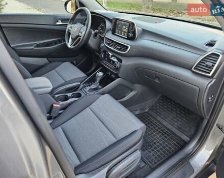 Серый Хендай Туксон, объемом двигателя 2 л и пробегом 21 тыс. км за 22500 $, фото 41 на Automoto.ua