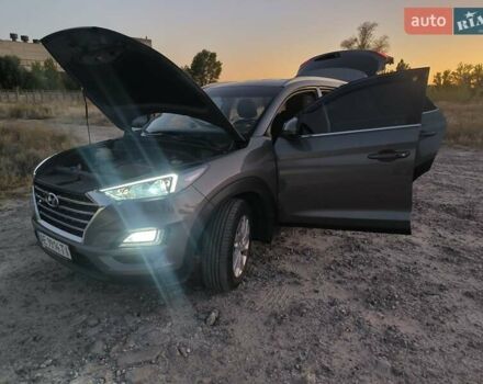 Серый Хендай Туксон, объемом двигателя 2 л и пробегом 92 тыс. км за 23500 $, фото 27 на Automoto.ua