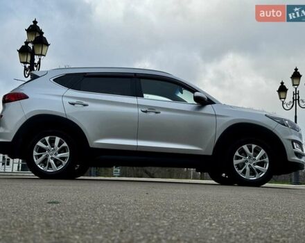 Серый Хендай Туксон, объемом двигателя 2 л и пробегом 32 тыс. км за 22800 $, фото 18 на Automoto.ua