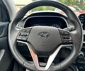 Серый Хендай Туксон, объемом двигателя 2.4 л и пробегом 44 тыс. км за 14000 $, фото 9 на Automoto.ua