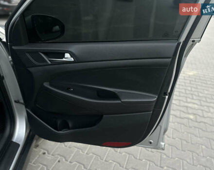 Сірий Хендай Туксон, об'ємом двигуна 2 л та пробігом 176 тис. км за 22999 $, фото 29 на Automoto.ua