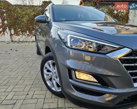 Серый Хендай Туксон, объемом двигателя 2 л и пробегом 21 тыс. км за 22500 $, фото 5 на Automoto.ua