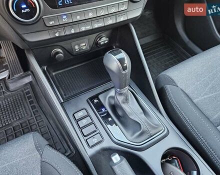 Серый Хендай Туксон, объемом двигателя 2 л и пробегом 21 тыс. км за 22500 $, фото 36 на Automoto.ua