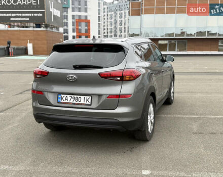 Серый Хендай Туксон, объемом двигателя 2 л и пробегом 167 тыс. км за 19400 $, фото 4 на Automoto.ua