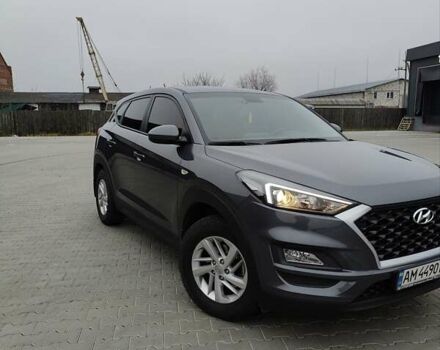 Серый Хендай Туксон, объемом двигателя 2 л и пробегом 60 тыс. км за 19500 $, фото 1 на Automoto.ua