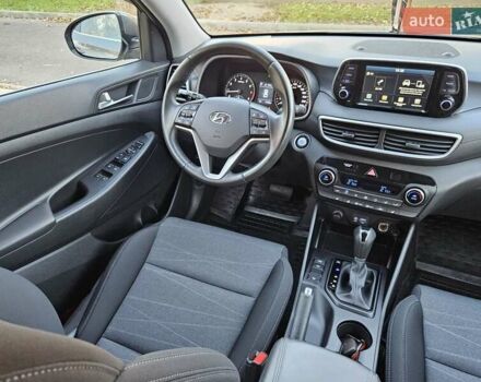 Серый Хендай Туксон, объемом двигателя 2 л и пробегом 21 тыс. км за 22500 $, фото 29 на Automoto.ua