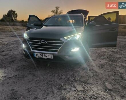 Серый Хендай Туксон, объемом двигателя 2 л и пробегом 92 тыс. км за 23500 $, фото 21 на Automoto.ua