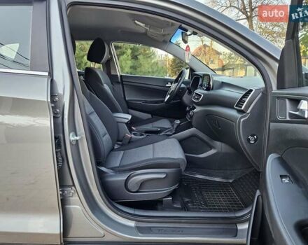 Серый Хендай Туксон, объемом двигателя 2 л и пробегом 21 тыс. км за 22500 $, фото 42 на Automoto.ua