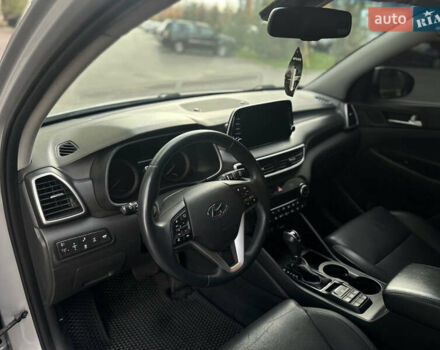 Сірий Хендай Туксон, об'ємом двигуна 2 л та пробігом 176 тис. км за 22999 $, фото 24 на Automoto.ua