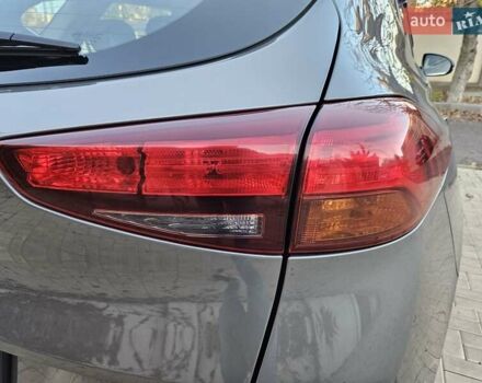 Серый Хендай Туксон, объемом двигателя 2 л и пробегом 21 тыс. км за 22500 $, фото 22 на Automoto.ua