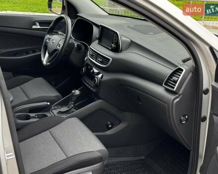 Серый Хендай Туксон, объемом двигателя 2 л и пробегом 32 тыс. км за 22800 $, фото 46 на Automoto.ua