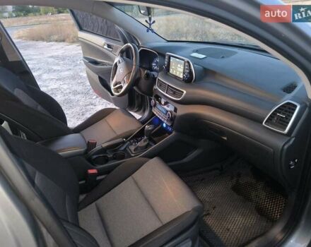 Серый Хендай Туксон, объемом двигателя 2 л и пробегом 92 тыс. км за 23500 $, фото 36 на Automoto.ua