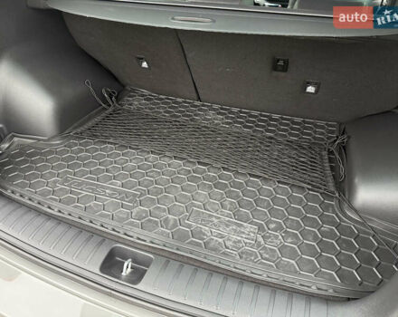 Серый Хендай Туксон, объемом двигателя 2 л и пробегом 28 тыс. км за 32800 $, фото 17 на Automoto.ua