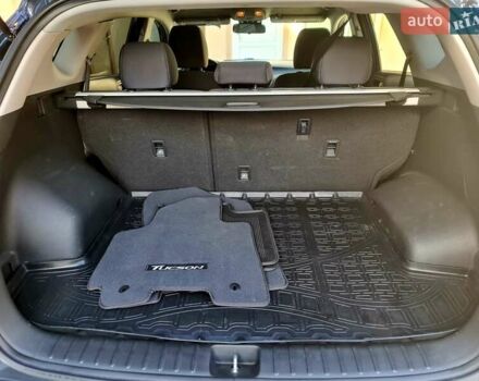 Серый Хендай Туксон, объемом двигателя 2 л и пробегом 87 тыс. км за 18600 $, фото 24 на Automoto.ua