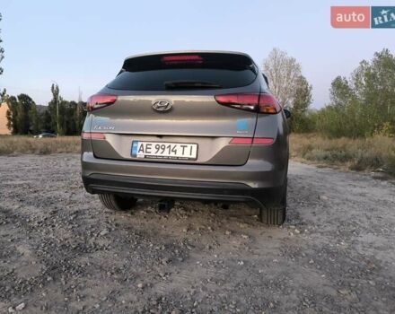 Серый Хендай Туксон, объемом двигателя 2 л и пробегом 92 тыс. км за 23500 $, фото 6 на Automoto.ua
