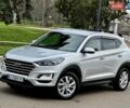 Серый Хендай Туксон, объемом двигателя 2 л и пробегом 32 тыс. км за 22800 $, фото 4 на Automoto.ua