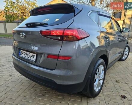 Серый Хендай Туксон, объемом двигателя 2 л и пробегом 21 тыс. км за 22500 $, фото 9 на Automoto.ua