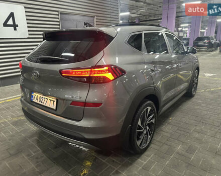 Серый Хендай Туксон, объемом двигателя 2 л и пробегом 28 тыс. км за 30200 $, фото 5 на Automoto.ua