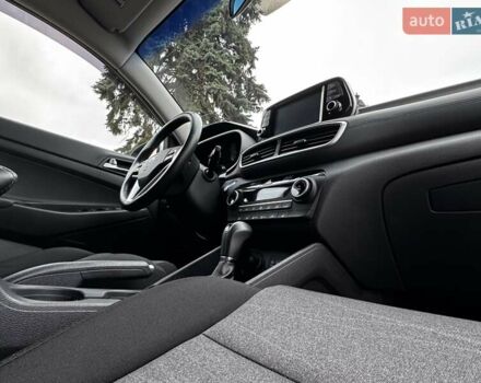 Серый Хендай Туксон, объемом двигателя 2 л и пробегом 32 тыс. км за 22800 $, фото 41 на Automoto.ua