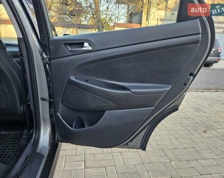 Серый Хендай Туксон, объемом двигателя 2 л и пробегом 21 тыс. км за 22500 $, фото 46 на Automoto.ua