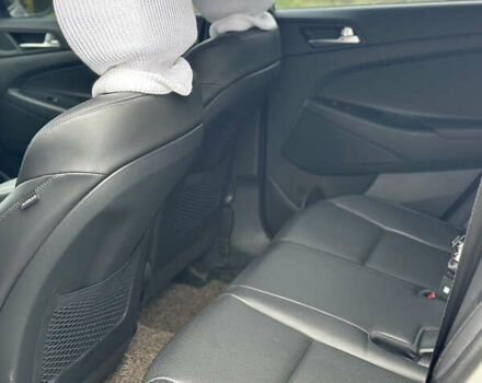 Серый Хендай Туксон, объемом двигателя 2 л и пробегом 149 тыс. км за 27500 $, фото 7 на Automoto.ua