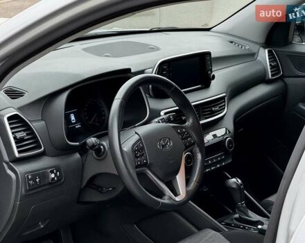 Серый Хендай Туксон, объемом двигателя 2 л и пробегом 32 тыс. км за 22800 $, фото 32 на Automoto.ua