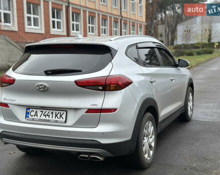 Серый Хендай Туксон, объемом двигателя 2 л и пробегом 149 тыс. км за 27500 $, фото 5 на Automoto.ua