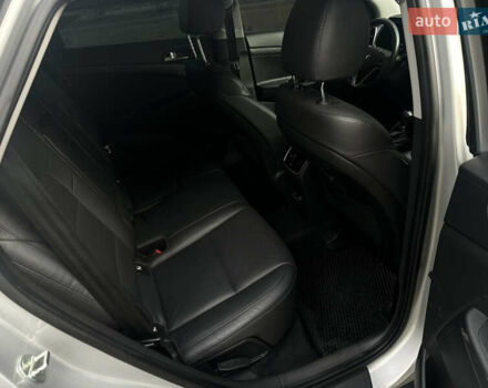 Сірий Хендай Туксон, об'ємом двигуна 2 л та пробігом 176 тис. км за 22999 $, фото 31 на Automoto.ua