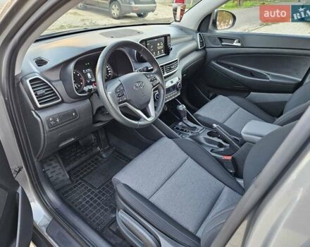 Серый Хендай Туксон, объемом двигателя 2 л и пробегом 21 тыс. км за 22500 $, фото 33 на Automoto.ua