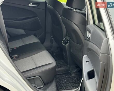 Серый Хендай Туксон, объемом двигателя 2 л и пробегом 32 тыс. км за 22800 $, фото 35 на Automoto.ua