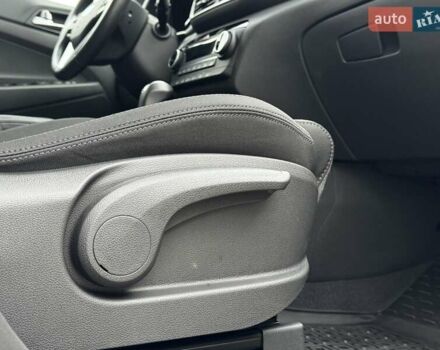 Серый Хендай Туксон, объемом двигателя 2 л и пробегом 32 тыс. км за 22800 $, фото 52 на Automoto.ua