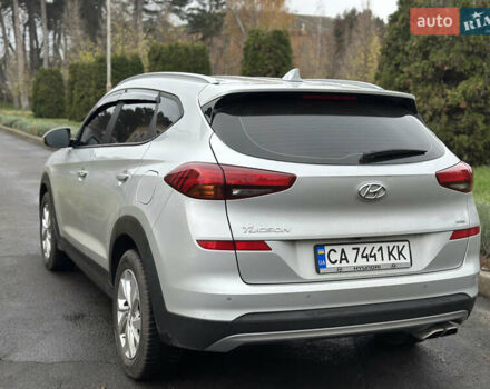 Серый Хендай Туксон, объемом двигателя 2 л и пробегом 149 тыс. км за 27500 $, фото 4 на Automoto.ua