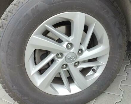 Серый Хендай Туксон, объемом двигателя 2 л и пробегом 60 тыс. км за 19500 $, фото 13 на Automoto.ua