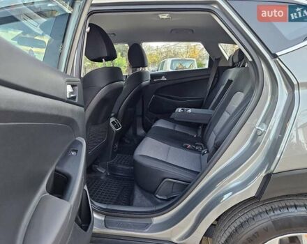 Серый Хендай Туксон, объемом двигателя 2 л и пробегом 21 тыс. км за 22500 $, фото 47 на Automoto.ua