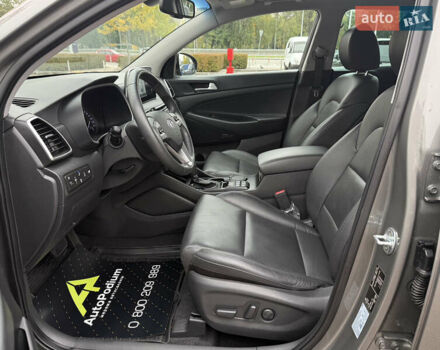 Серый Хендай Туксон, объемом двигателя 2 л и пробегом 28 тыс. км за 32800 $, фото 20 на Automoto.ua