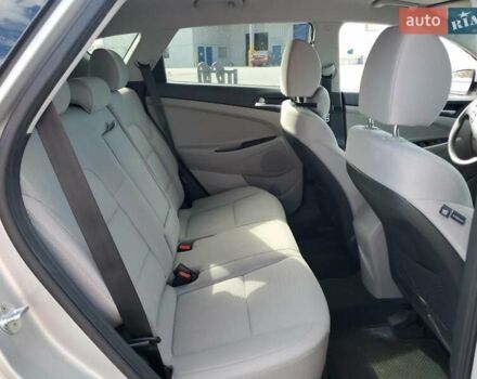 Серый Хендай Туксон, объемом двигателя 0 л и пробегом 92 тыс. км за 5300 $, фото 10 на Automoto.ua