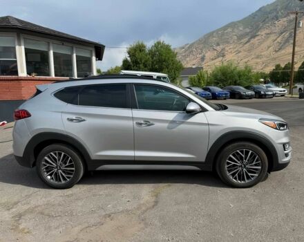 Серый Хендай Туксон, объемом двигателя 2.4 л и пробегом 18 тыс. км за 16000 $, фото 3 на Automoto.ua