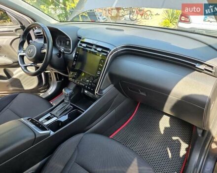 Серый Хендай Туксон, объемом двигателя 2 л и пробегом 70 тыс. км за 25600 $, фото 37 на Automoto.ua