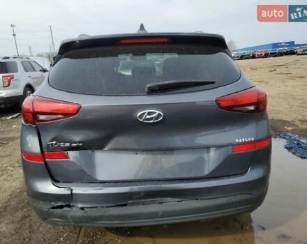 Серый Хендай Туксон, объемом двигателя 2 л и пробегом 56 тыс. км за 3000 $, фото 5 на Automoto.ua