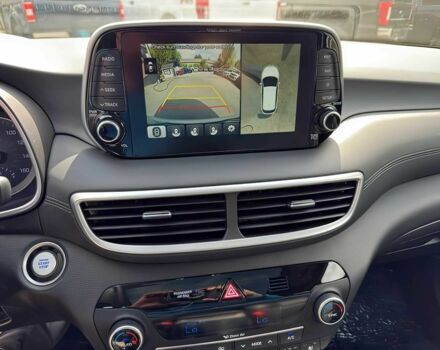 Серый Хендай Туксон, объемом двигателя 2.4 л и пробегом 18 тыс. км за 16000 $, фото 10 на Automoto.ua