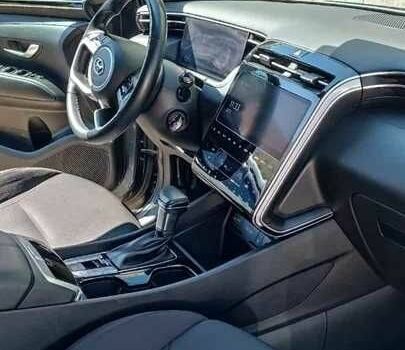 Серый Хендай Туксон, объемом двигателя 2 л и пробегом 98 тыс. км за 24000 $, фото 6 на Automoto.ua